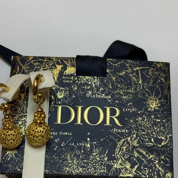 RARE DIOR Gold Victorian Etruscan Filagree  Dangle Drop Earrrings - Picture 5 of 17